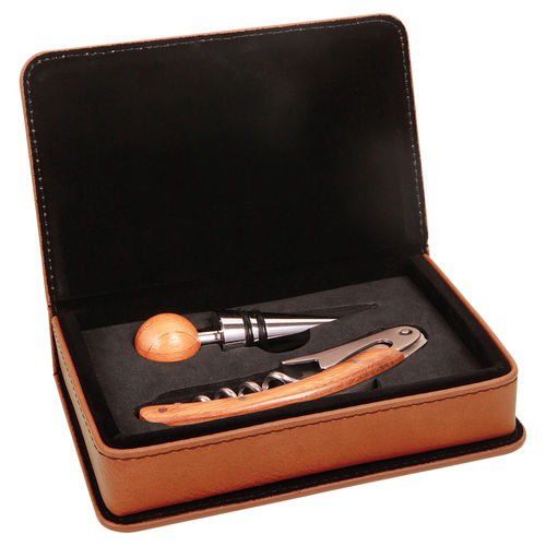 Weinset with two tools in souvenir box of laserleder